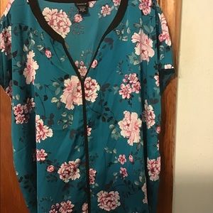 Silky polyester pullover blouse torrid size 3